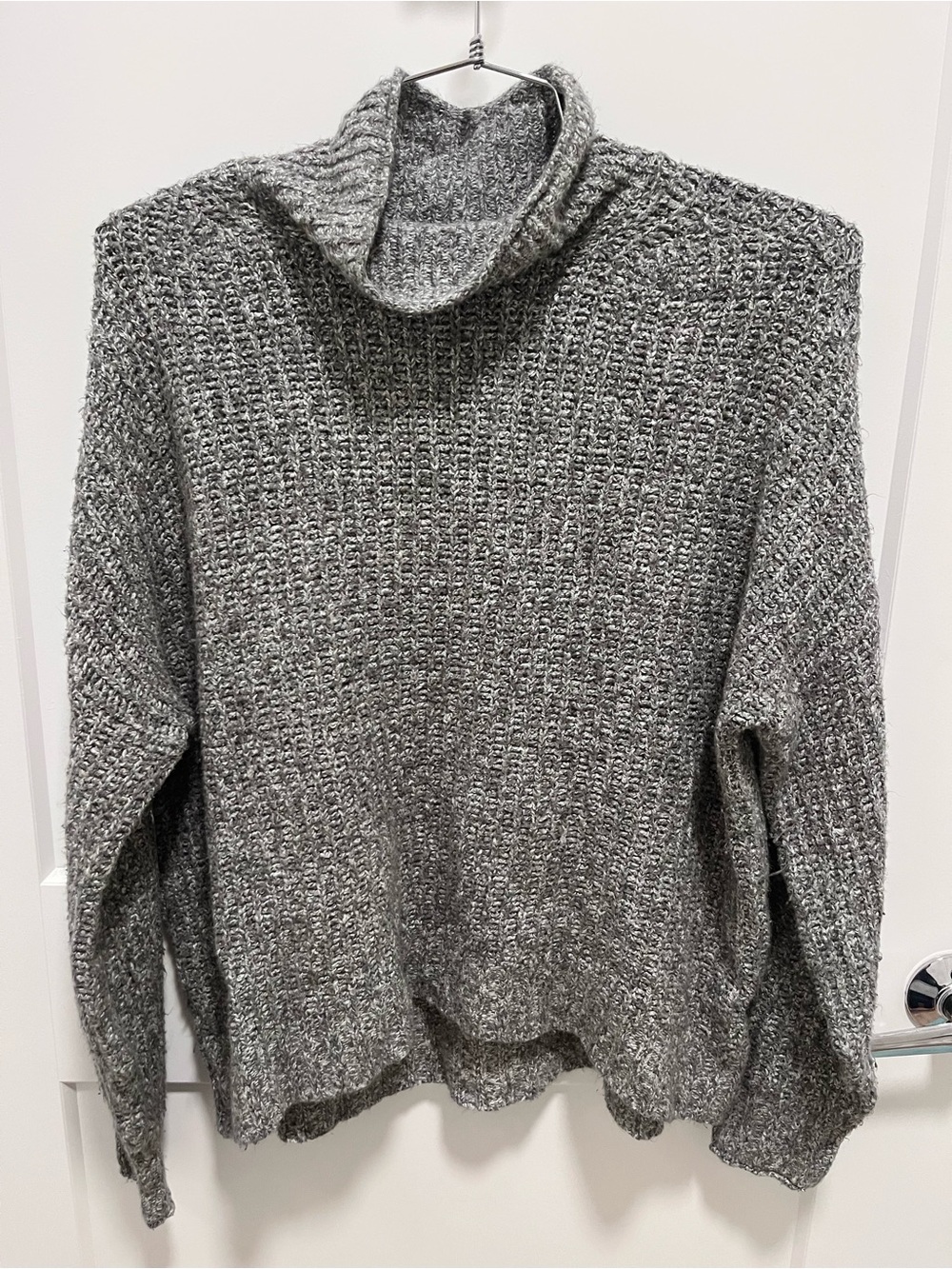 American Eagle Outfitters Gray Ribbed Turtleneck Sweater